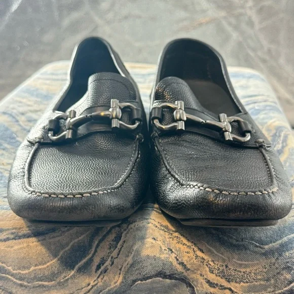 Salvatore Ferragamo Parigi black pebbled leather loafers  display picture 1
